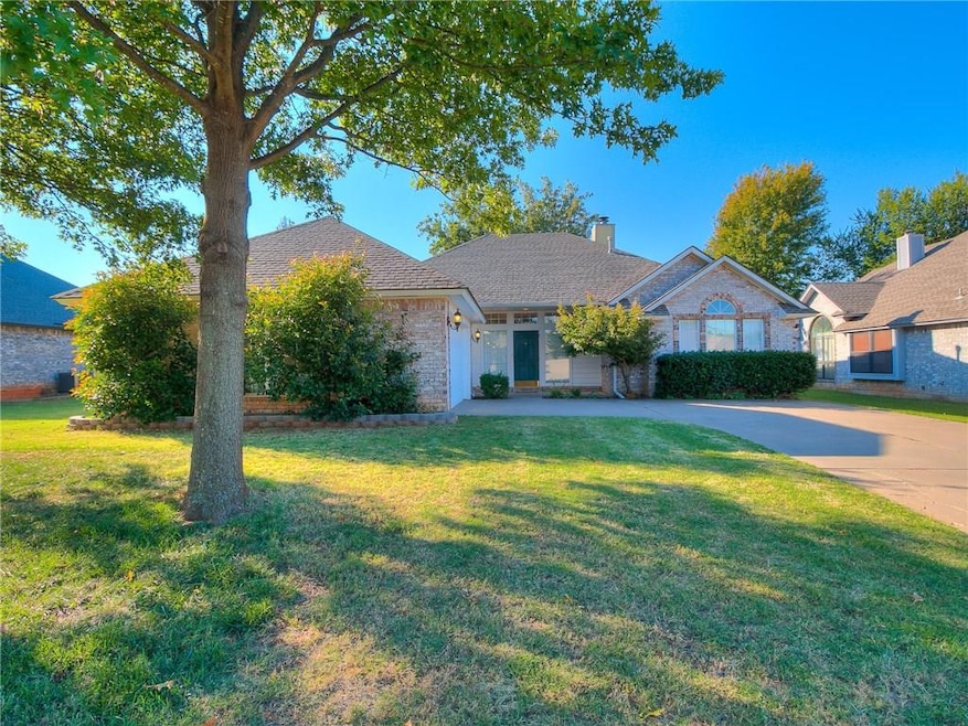 1812 Pebble Creek Blvd, Edmond, OK 73003 - photo 1