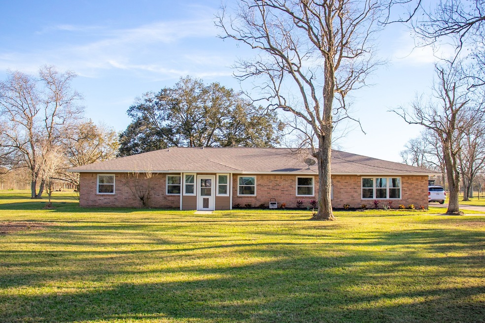 4215 County Road 182, Alvin, TX 77511 - photo 1