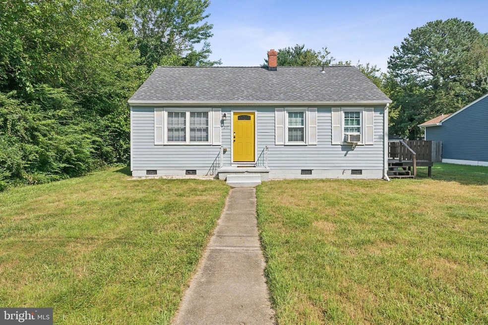 217 Locust Ave, Colonial Beach, VA 22443 - photo 1