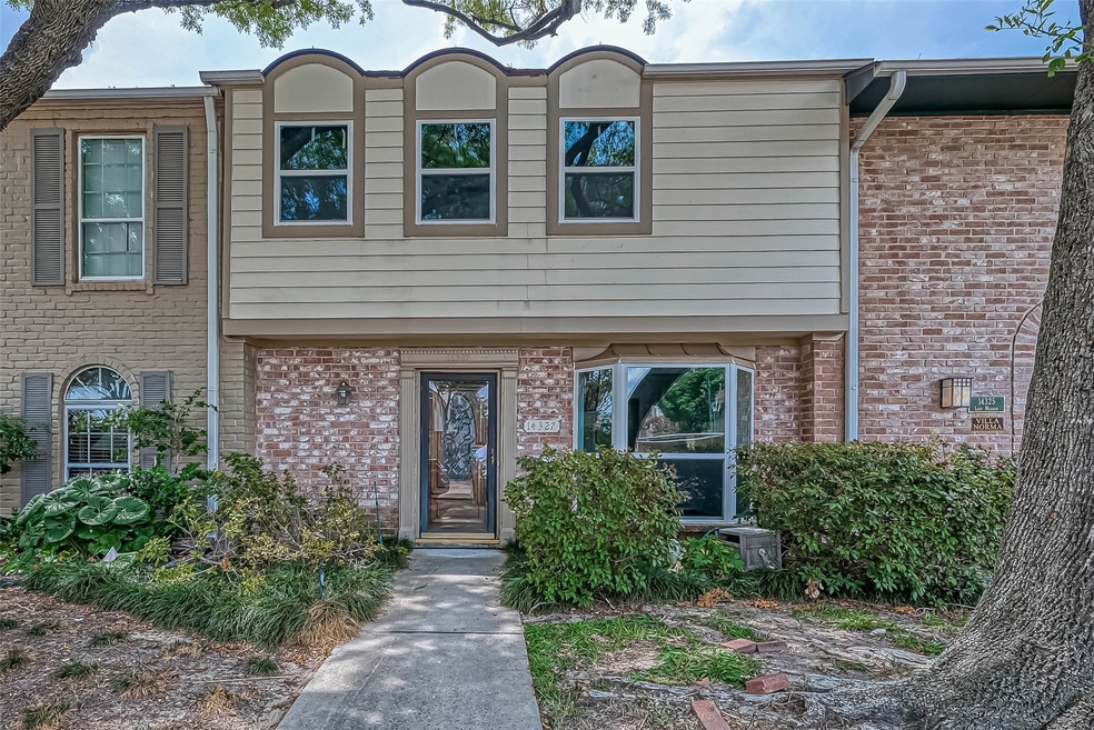 14327 Lost Meadow Ln, Houston, TX 77079 - photo 1