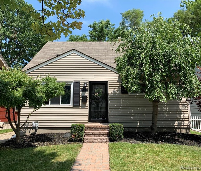 Welcome to 1459 Chapin Avenue