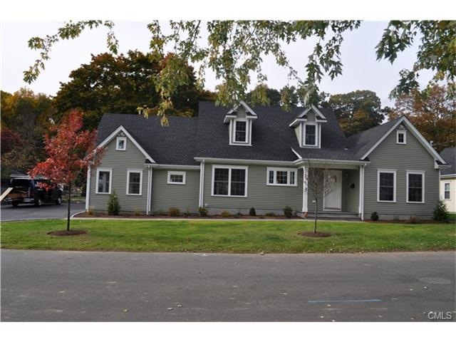 24 Rutz St, Stamford, CT 06906 - photo 1