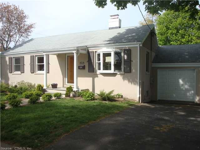 828 Buckingham Ave, Milford, CT 06460 - photo 1