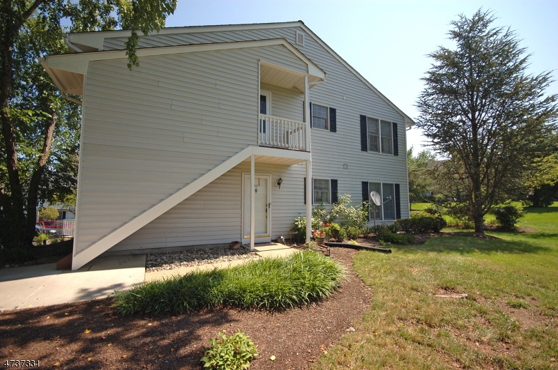 34 Mallard Ct unit 34, Three Bridges, NJ 08887 - photo 1
