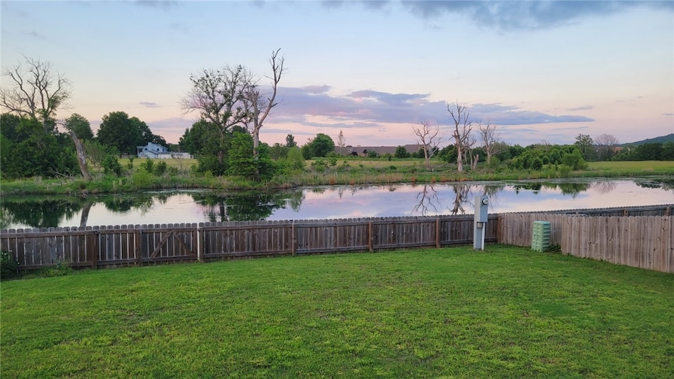 4664 W Oldham Dr, Fayetteville, AR 72704 - photo 1