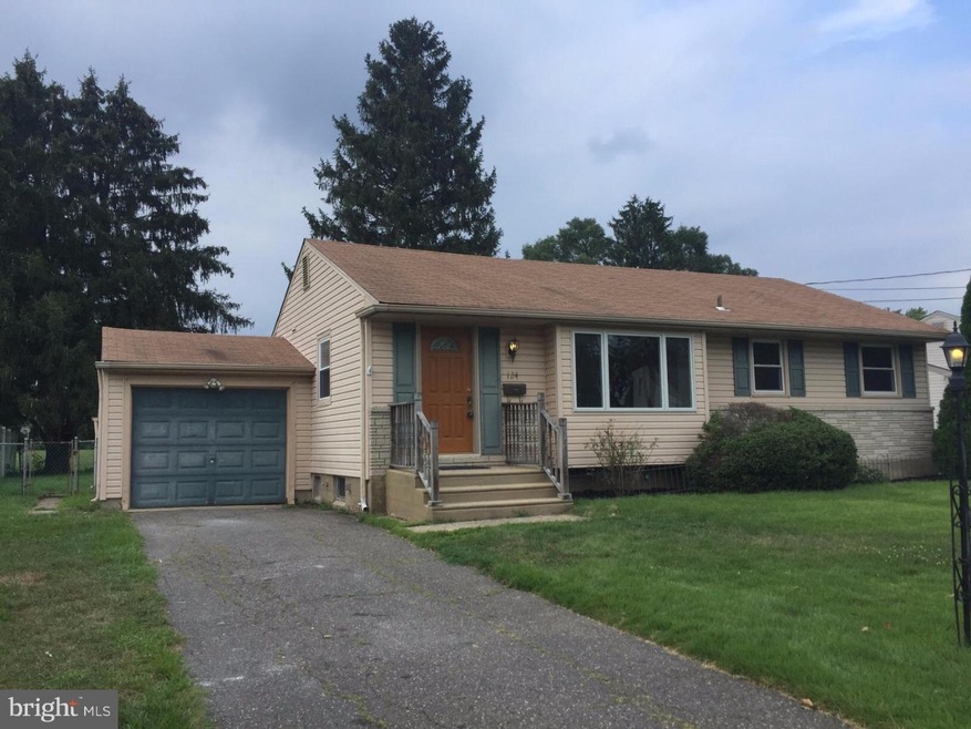 124 Hollyoke Rd, Somerdale, NJ 08083 - photo 1