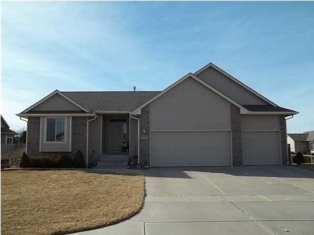 Hampton Lakes Ranch W/ 3Car Garage