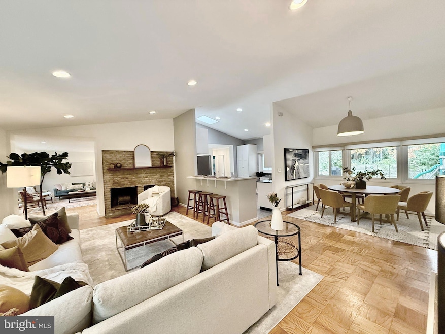 8216 Fenway Rd, Bethesda, MD 20817 - photo 1