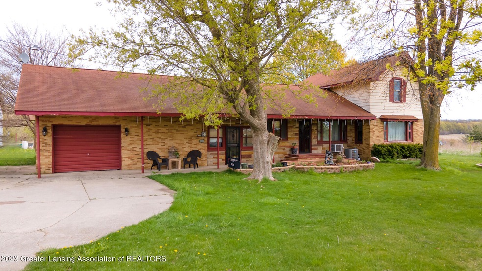 8145 E Carson City Rd, Carson City, MI 48811 - photo 1