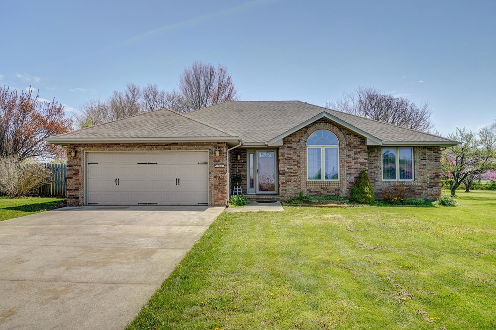 700 Bedrock Ln-1