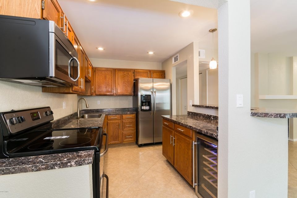 3102-E-Clarendon-Ave-Unit-109-High+Res--