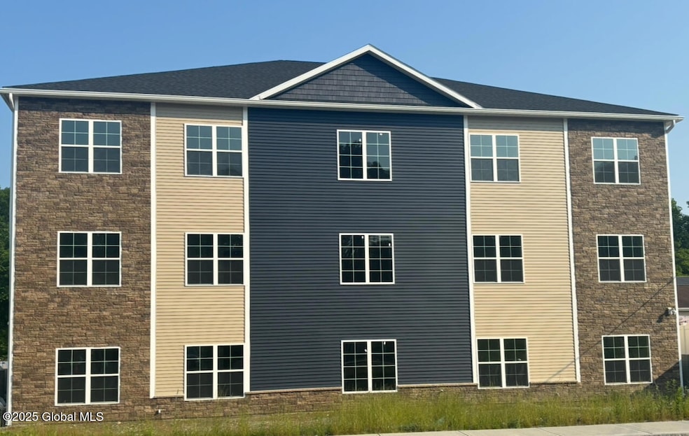 For Rent $1,700/month