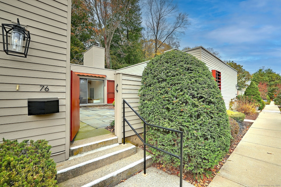 76 Charlton Hill Rd, Hamden, CT 06518 - photo 1