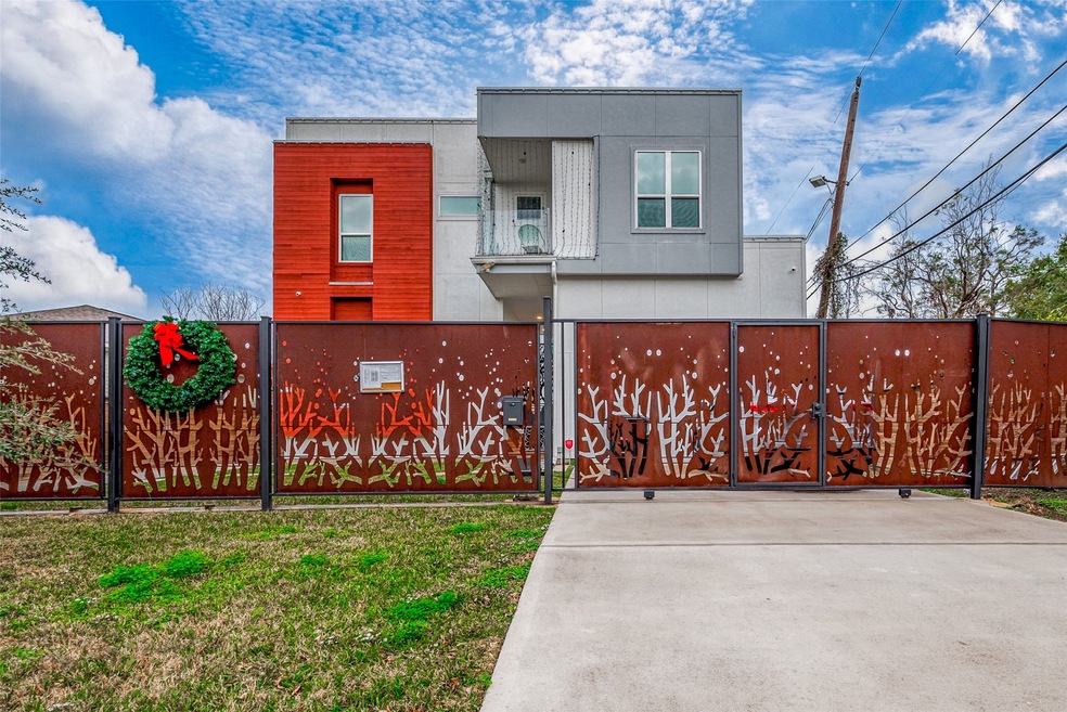 5722 Cullen Blvd unit A, Houston, TX 77021 - photo 1