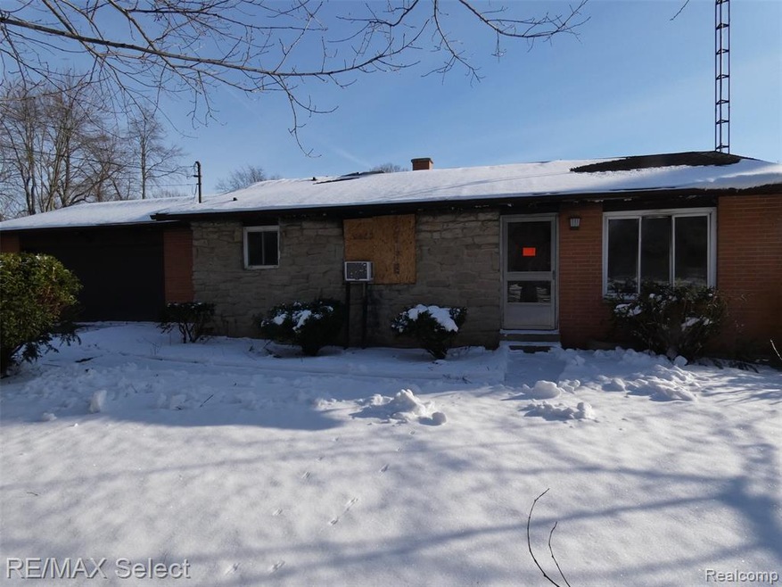 5038 Jackson Rd, Flint, MI 48506 - photo 1