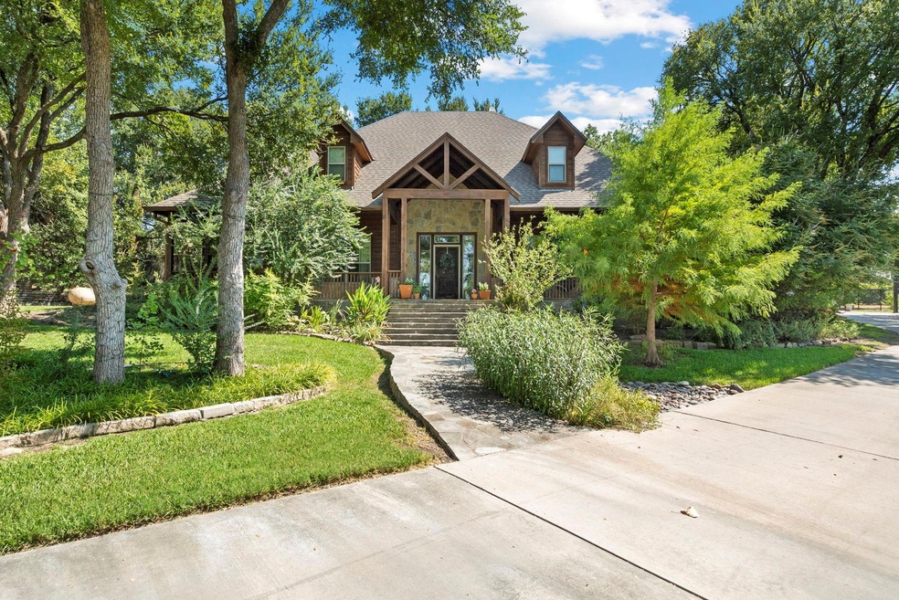 811 Trailwood Dr, Weatherford, TX 76085 - photo 1