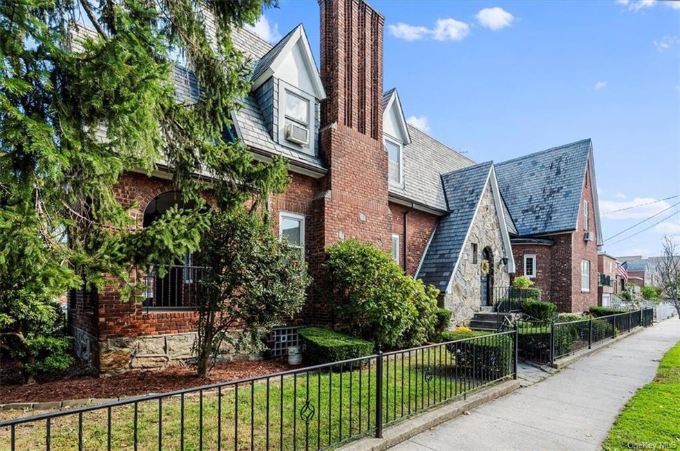 Sold $915,000 • Co-Listing Agent