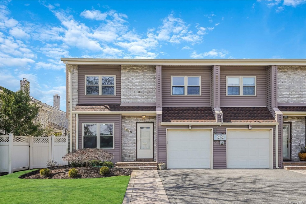 2870 Rugby Rd unit 5, Oceanside, NY 11572 - photo 1