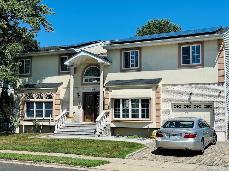Pending $1,299,999 • Co-Listing Agent