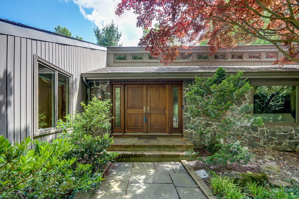 20 Howland Road