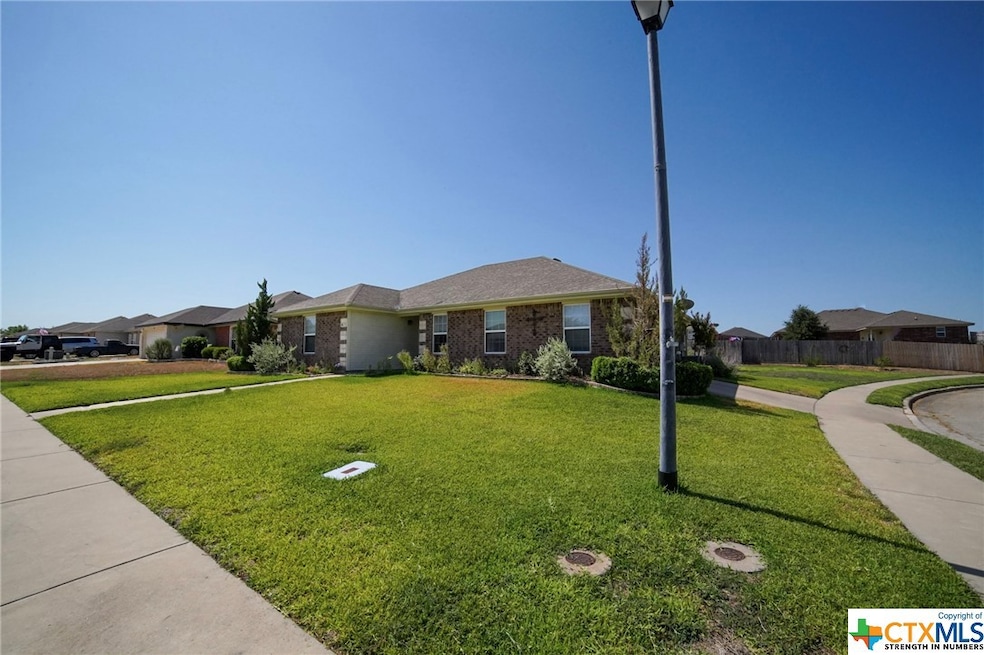 403 Kylar St, Troy, TX 76579 - photo 1