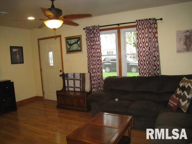 3003 W 71st St, Davenport, IA 52806 - photo 1