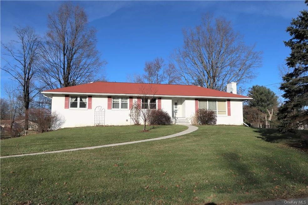 10 Creek Bend Rd, Poughkeepsie, NY 12603 - photo 1