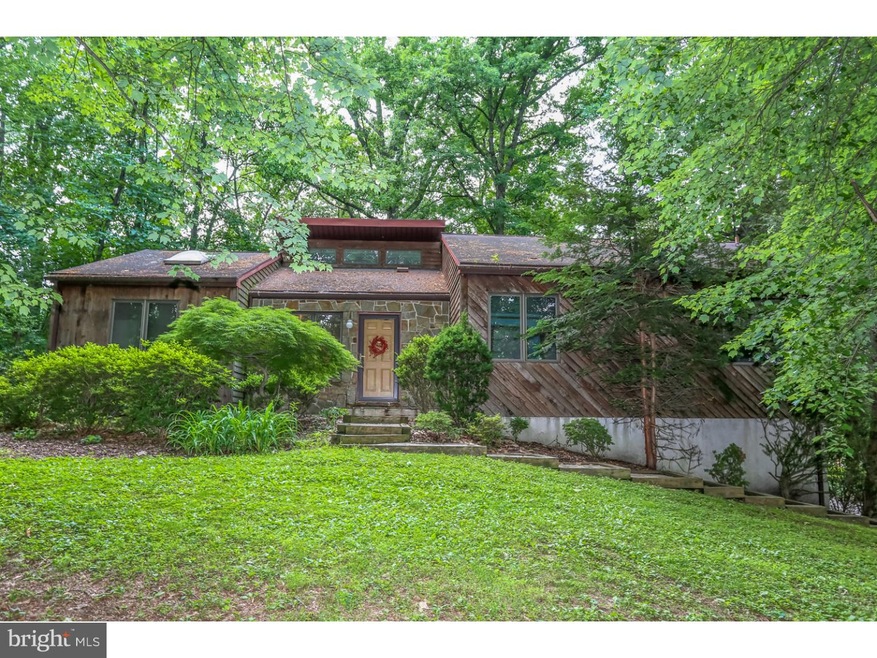815 Oak Tree Rd, Kennett Square, PA 19348 - photo 1