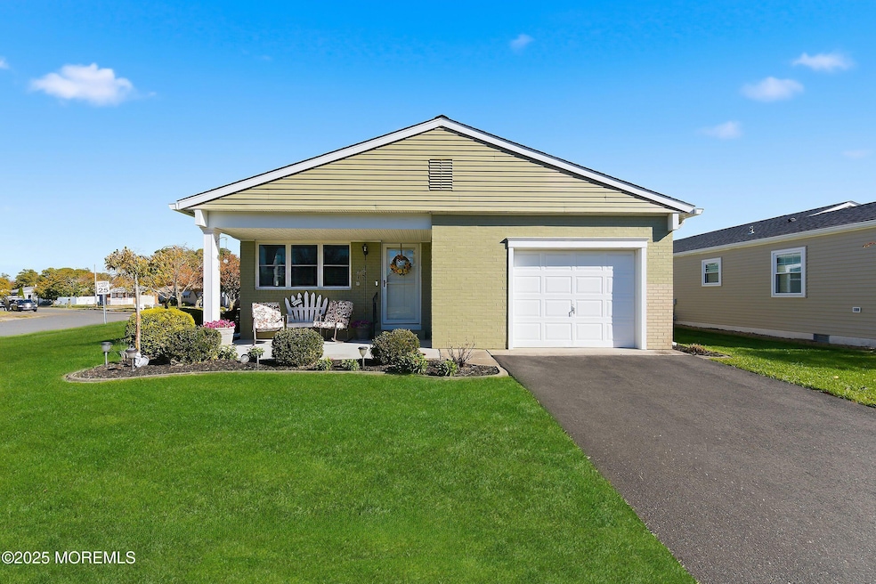 25 Davenport Rd W, Toms River, NJ 08757 - photo 1