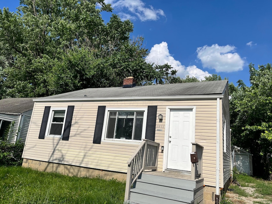 2352 Hiawatha Park Dr, Columbus, OH 43211 - photo 1