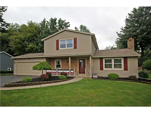 Exterior Front. Welcome to 253 Gina way. A colonia