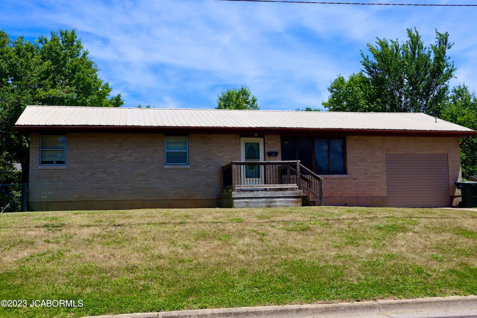 1012 Chippewa Coveer