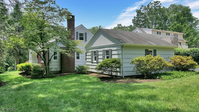 40 W Crescent Ave, Allendale, NJ 07401 - photo 1