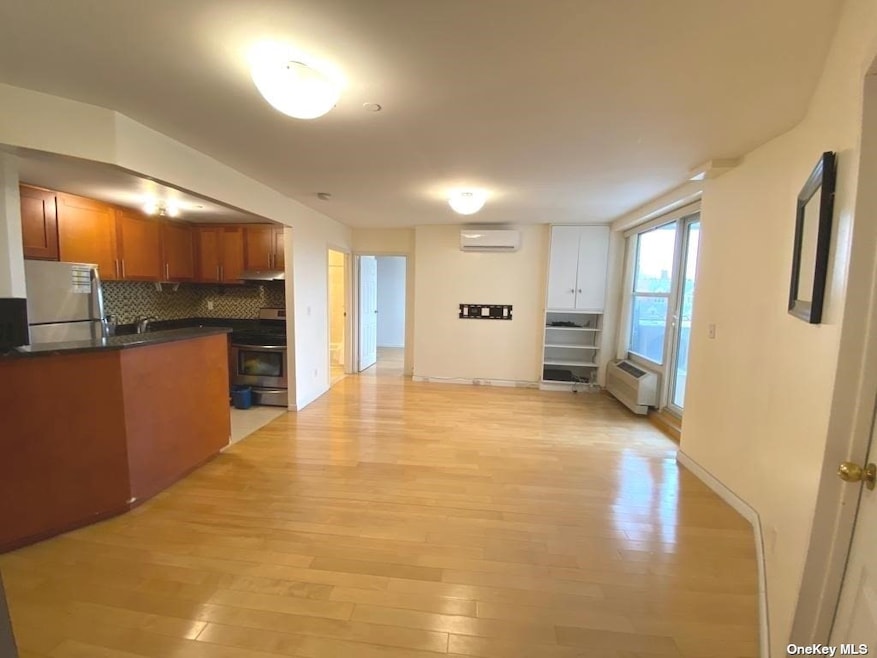8115 Queens Blvd unit 6, Elmhurst, NY 11373 - photo 1