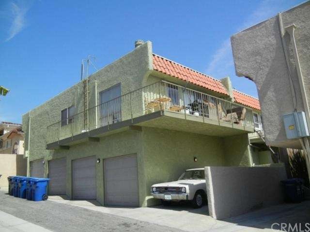 The garage on the right goes with this unit. It is