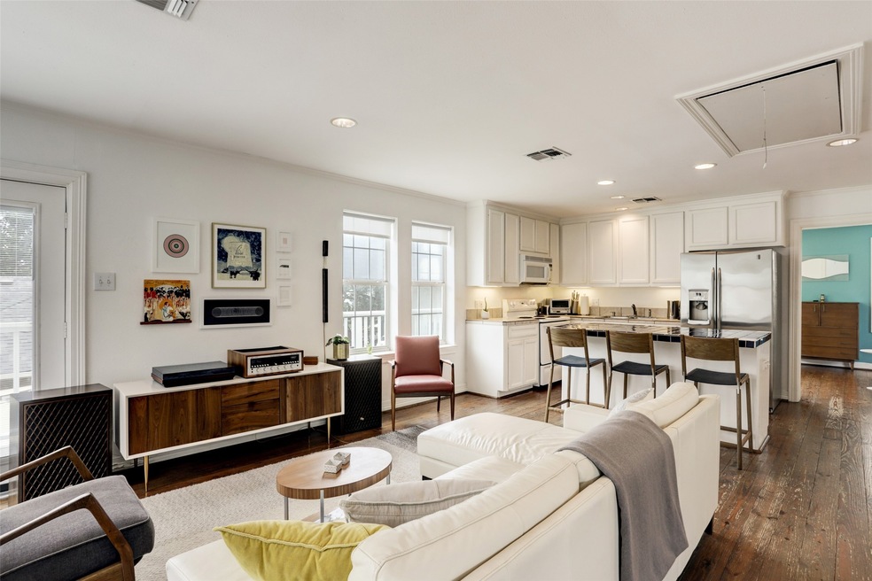 1423 Marshall St, Houston, TX 77006 - photo 1