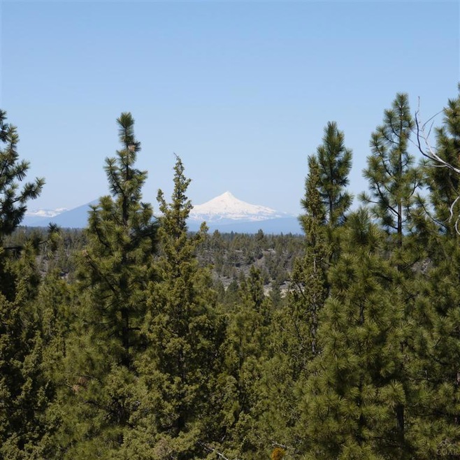 3404 NW Greenleaf Way, Bend, OR 97701 - photo 1