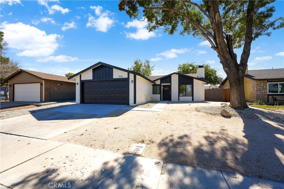 1050 Landsford St, Lancaster, CA 93535 - photo 1