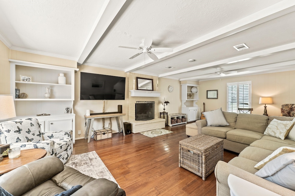 For Sale $399,900 • Co-Listing Agent