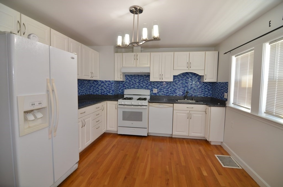 108 Ruggles St unit 1, Quincy, MA 02169 - photo 1