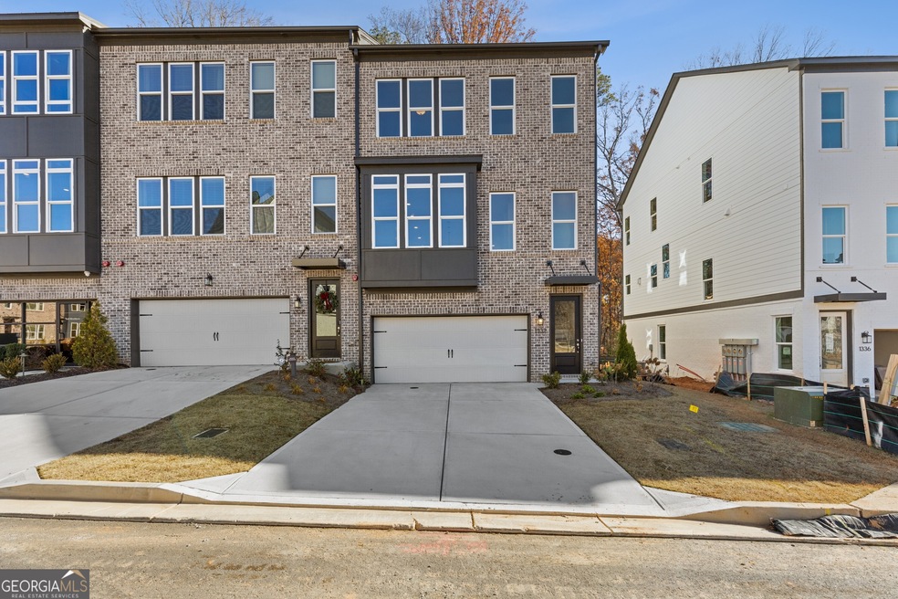 Gorgeous End Unit Townhome