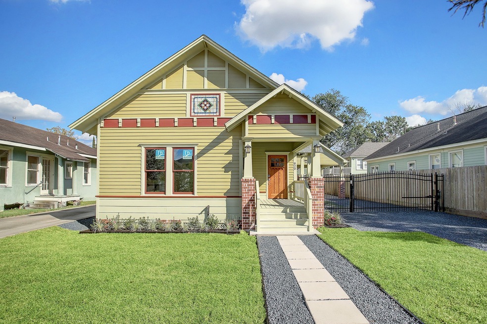 820 Cortlandt St, Houston, TX 77007 - photo 1