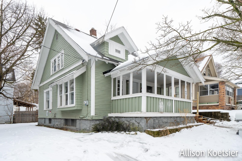 642 Neland SE, Grand Rapids, MI 49506-1