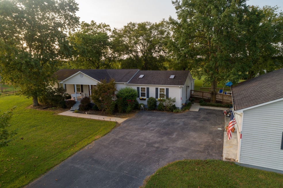 2910 Sims Rd, Shelbyville, TN 37160 - photo 1