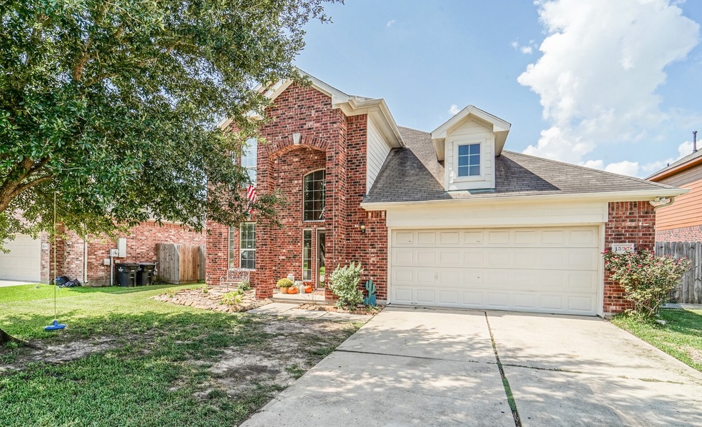 1527 Allison St, Alvin, TX 77511 - photo 1