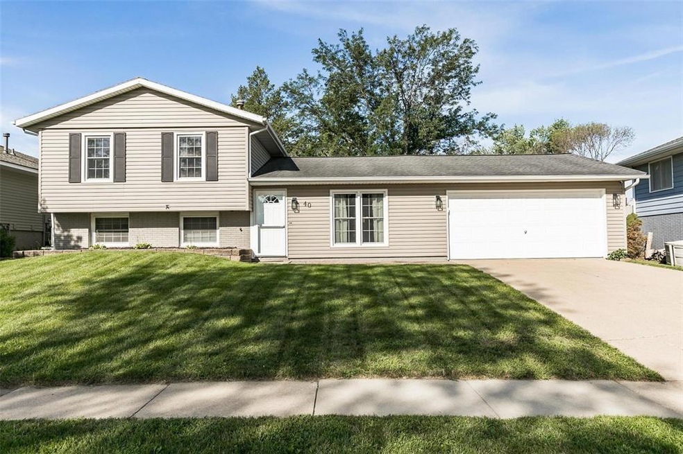 40 Clive Dr NW, Cedar Rapids, IA 52405 - photo 1