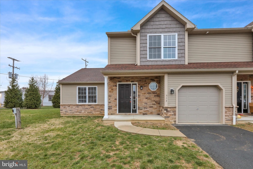 523 Elm St, West Reading, PA 19611 - photo 1