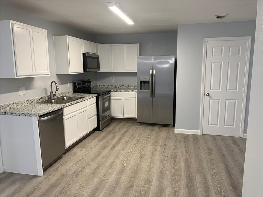 10422 Kelburn Dr, Houston, TX 77016 - photo 1