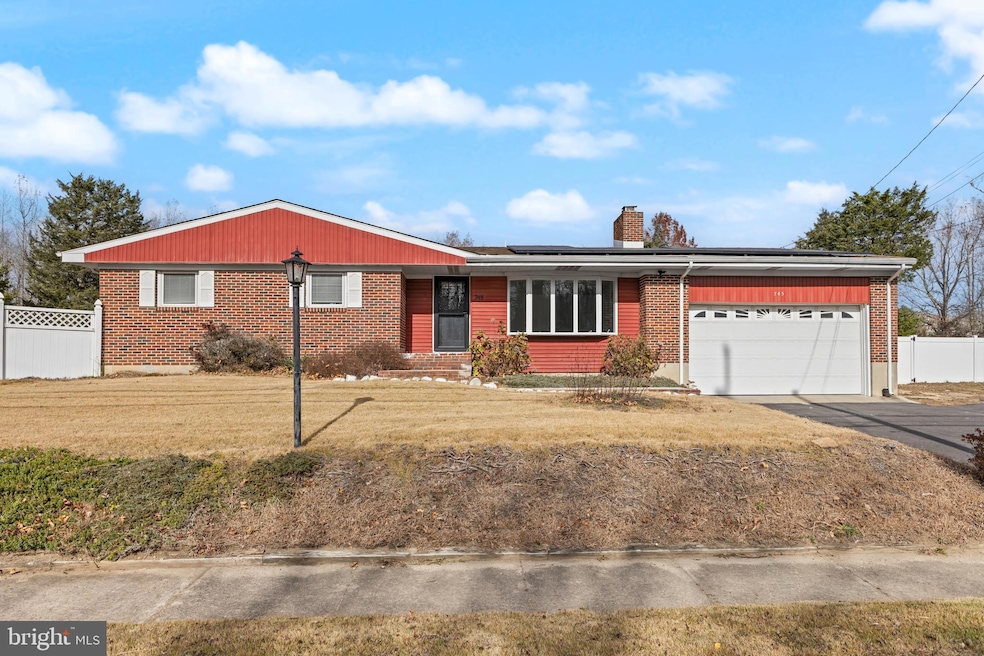 745 W Clayton Ave, Clayton, NJ 08312 - photo 1