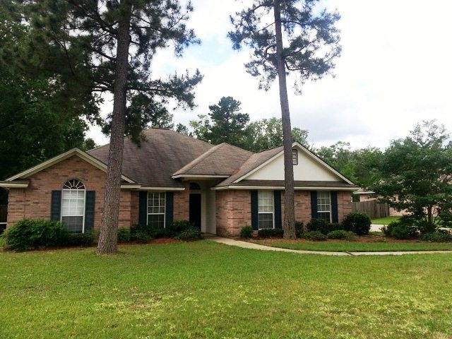 275 Hunters Glen Dr, Lufkin, TX 75904 - photo 1